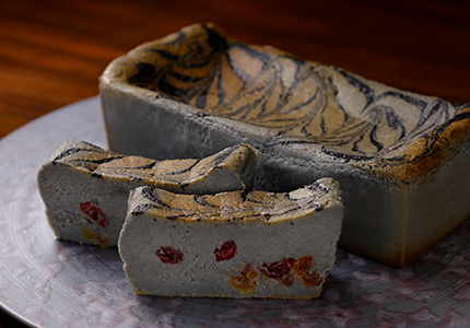 祇園のお茶屋はんのチーズケーキ「黒一点」の写真