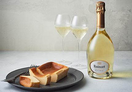 祇園のお茶やはんのチーズケーキ「無垢」×「ルイナール」コラボレーションの写真